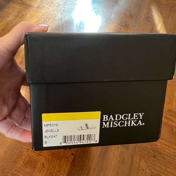 Badgley Mischka “Jenelle” Embellished Strappy Black Rhinestone Sandal Size 8 - Picture 3 of 6